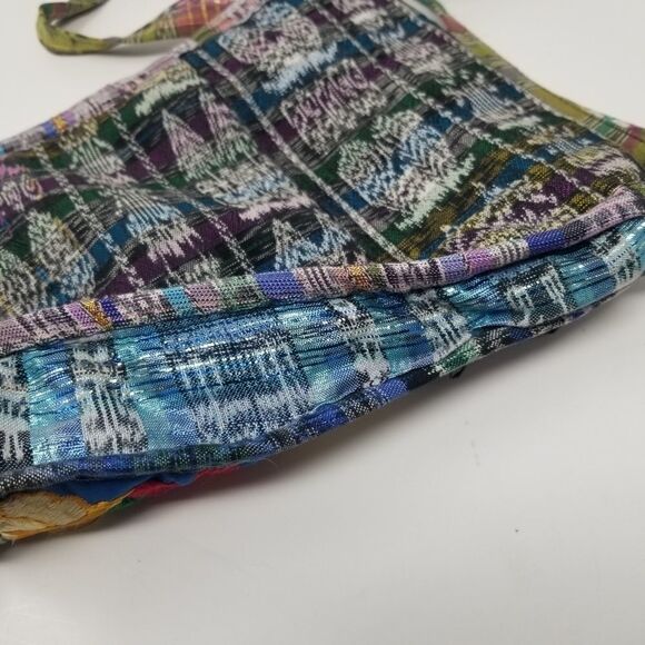 Beautiful floral embroidered crossbody bag. - Picture 12 of 14